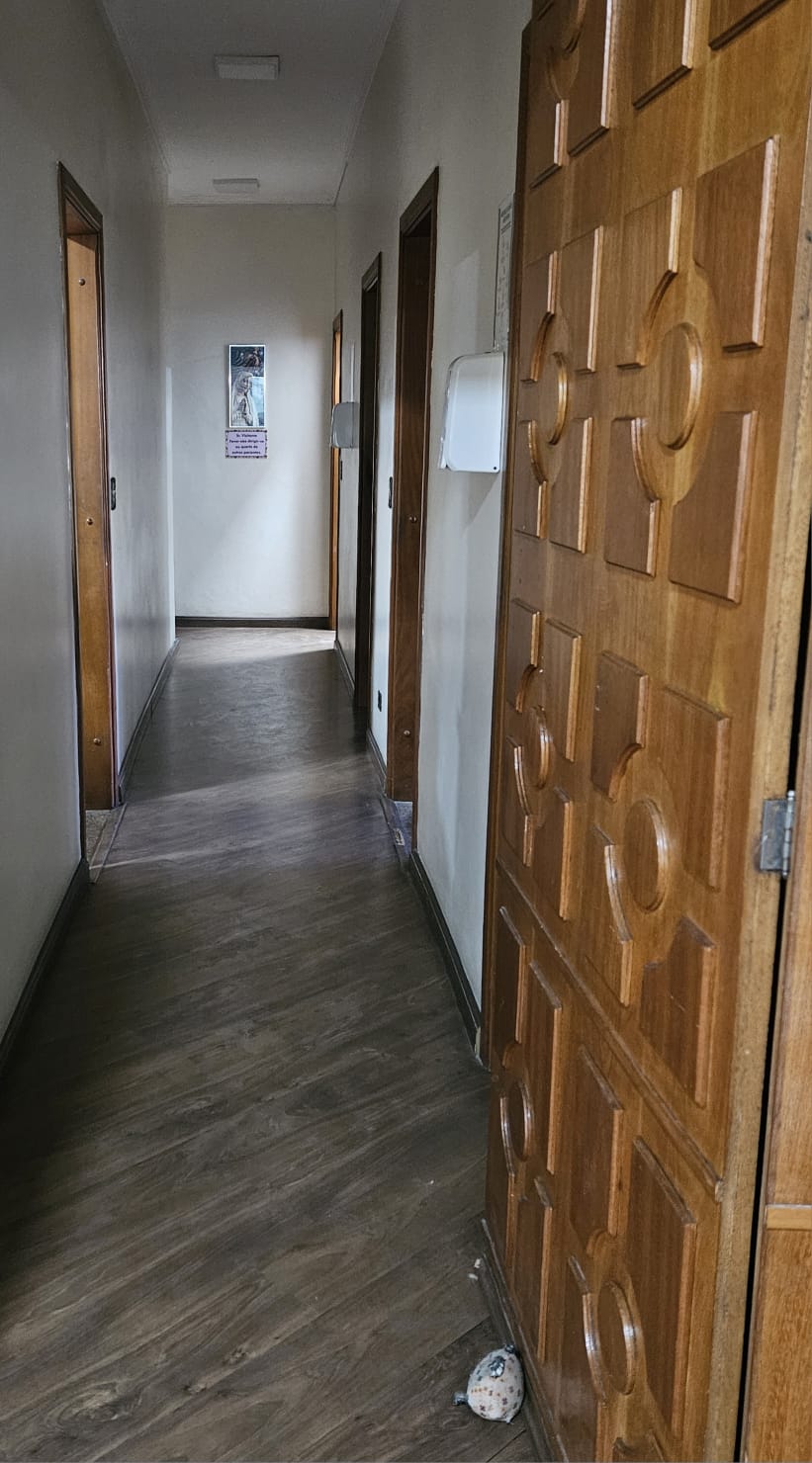 Corredor interno de circulação.